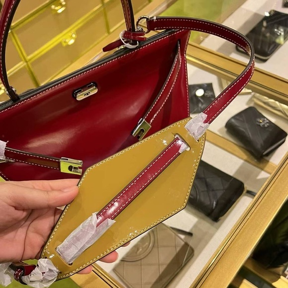 Tory Burch Brand New
Lee Radziwill Cat Eye bag - Picture 9 of 15